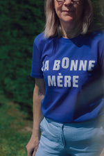tee-shirt bleu roi la bonne mère Naissance publique X Sophie Ferjani